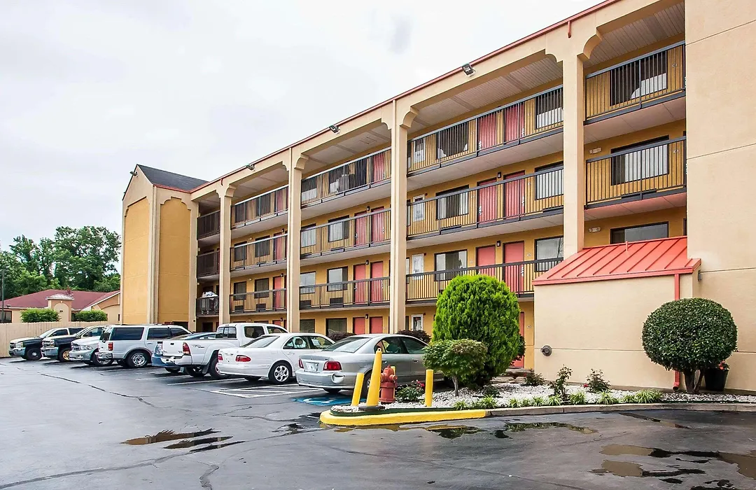 Econo Lodge Inn & Suites Memphis East-1